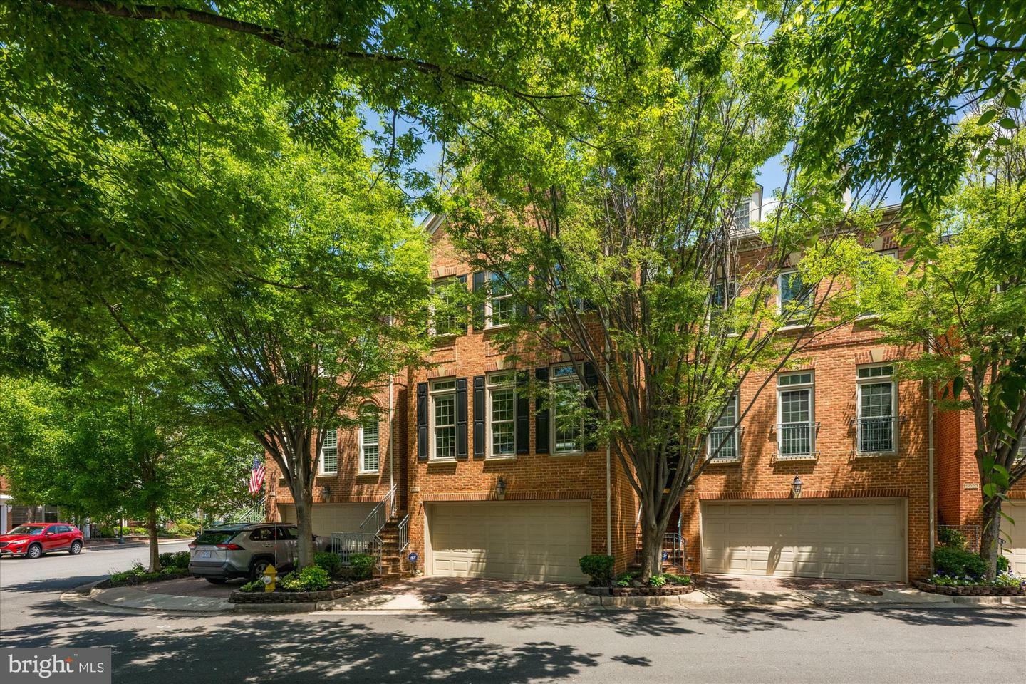 Property Photo: 5027 Waple Lane VA 22304