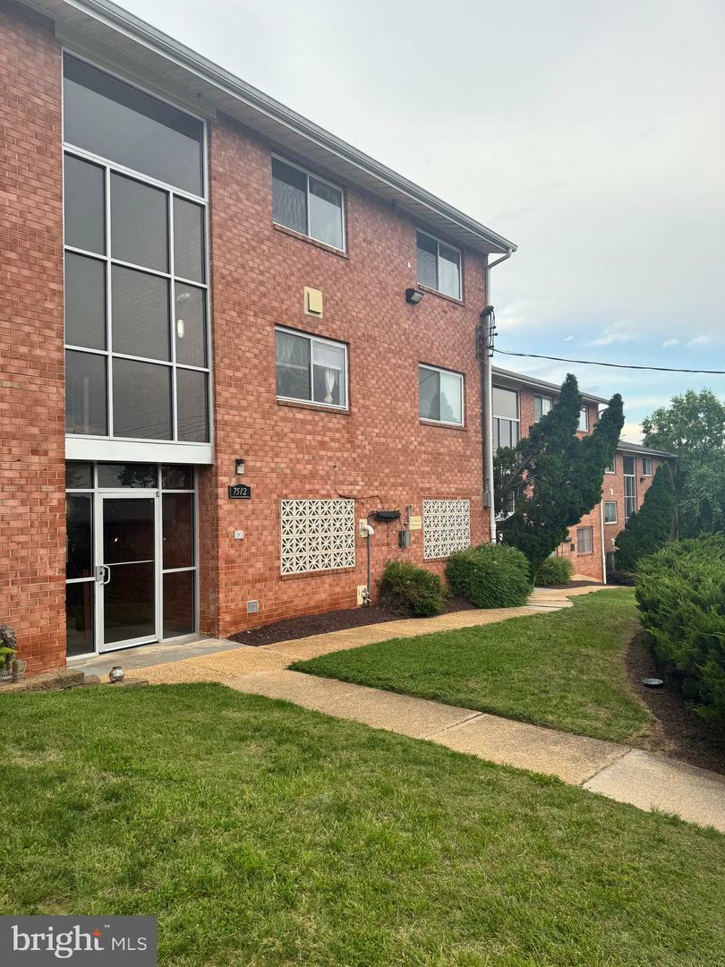 Property Photo:  7512 Hawthorne 3  MD 20785 
