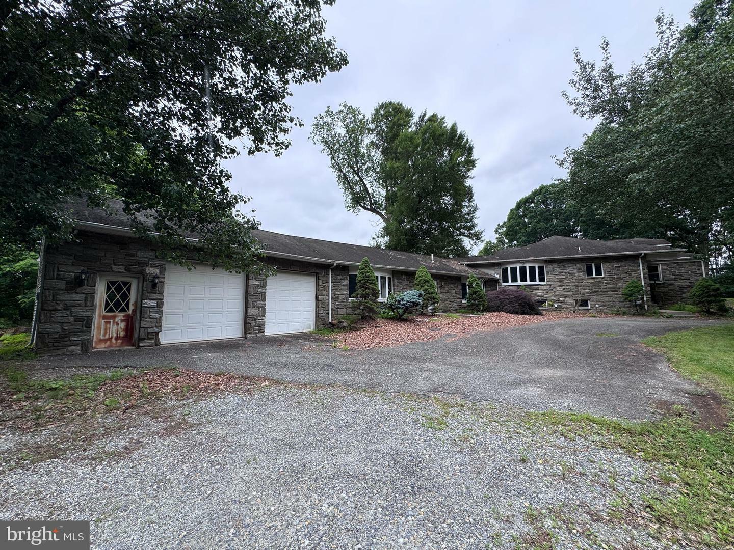 Property Photo: 1000 Valleybrook 400 PA 19060