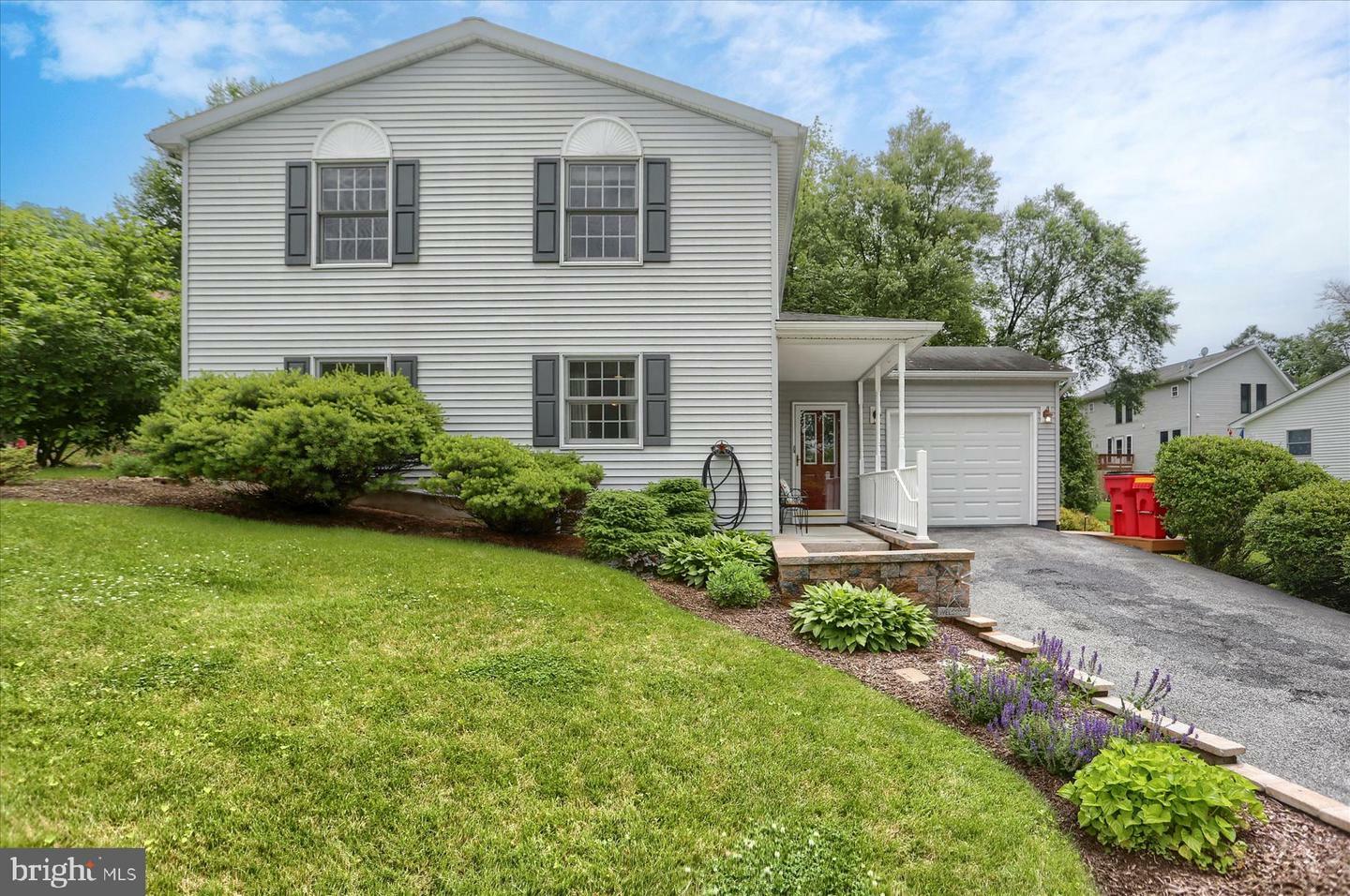12 Yankee Drive  Mount Holly Springs PA 17065 photo