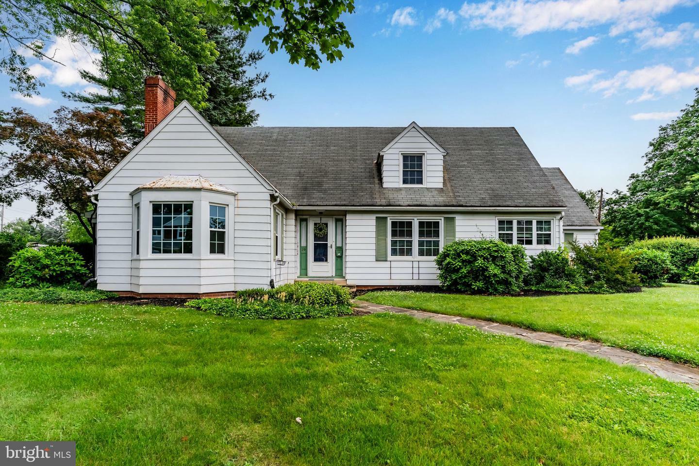 29 Maple Avenue  Camp Hill PA 17011 photo