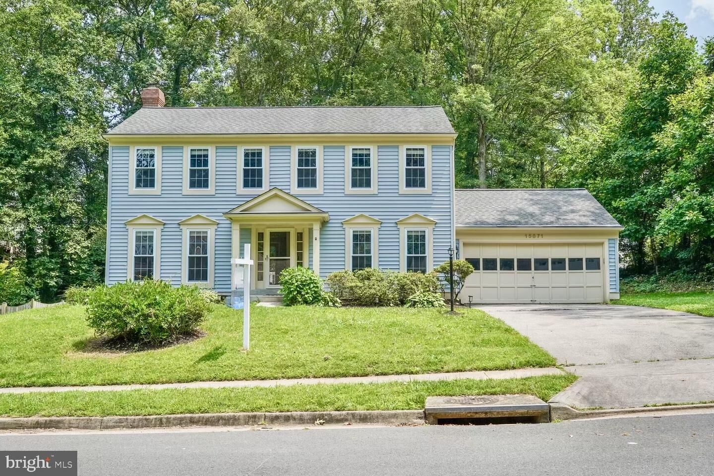 Property Photo: 15871 Montview Drive VA 22025