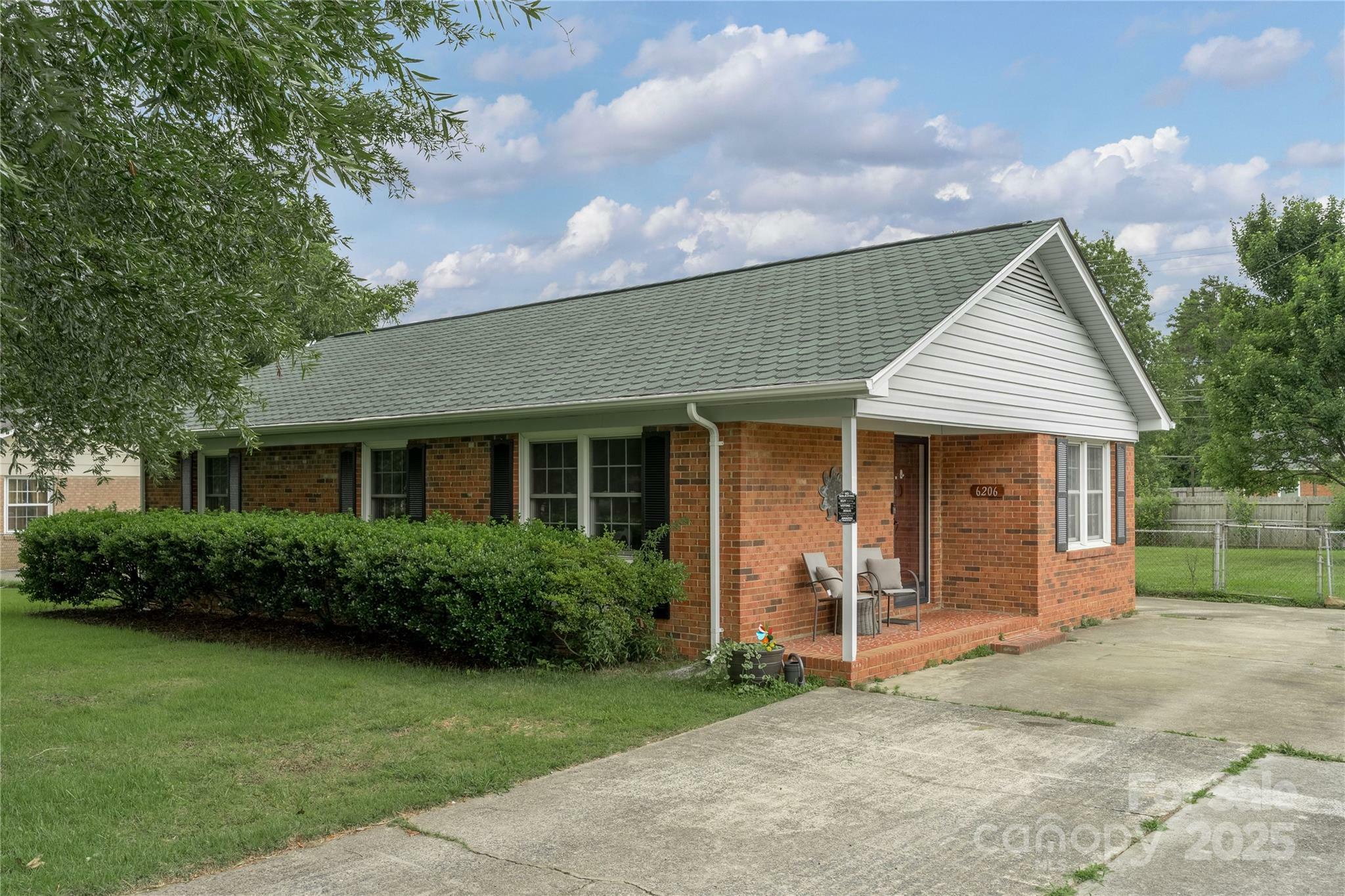 Property Photo:  6206 Clearwater Drive  NC 28079 
