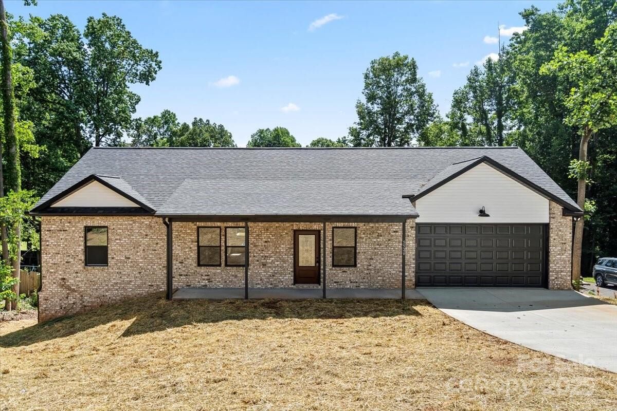 Property Photo:  5526 Brookwood Lane  NC 28602 