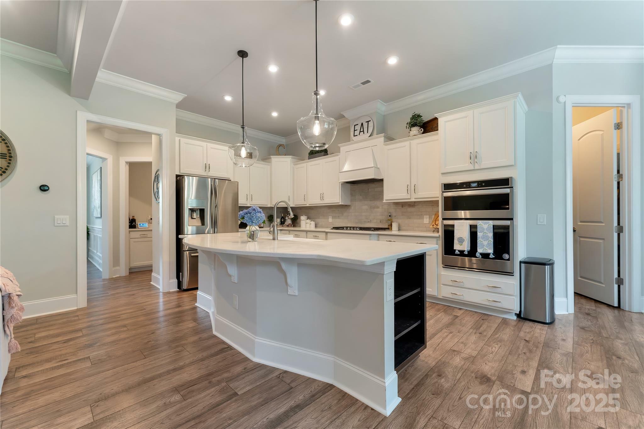 Property Photo: 11313 Limehurst Place NC 28278