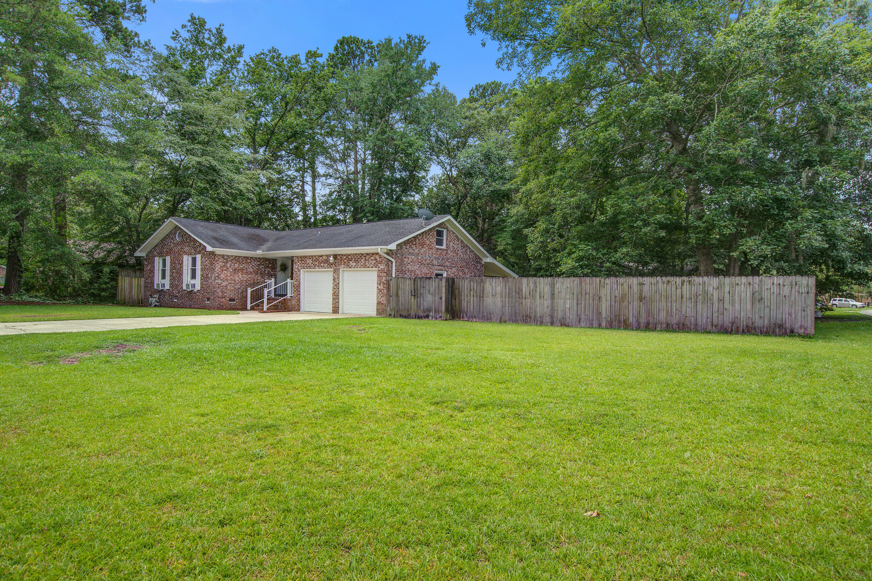 Property Photo: 110 Terry Avenue SC 29485