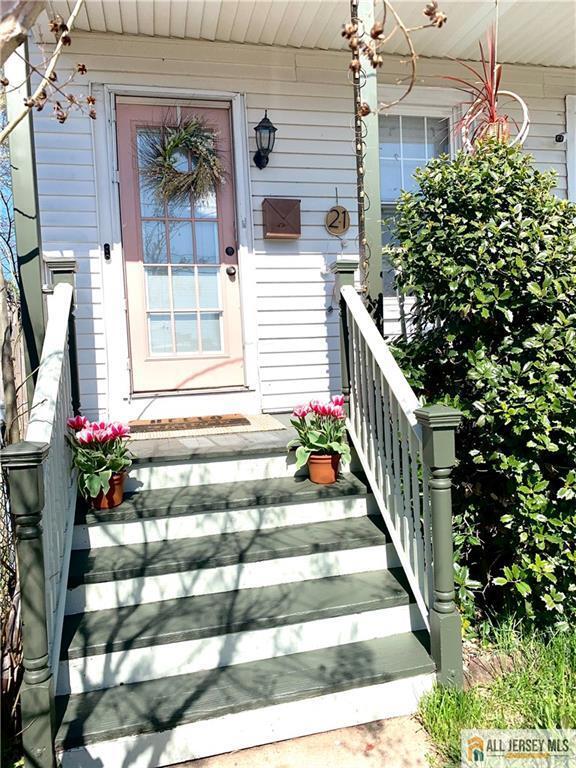 Property Photo:  21 Alexander Street  NJ 08901 