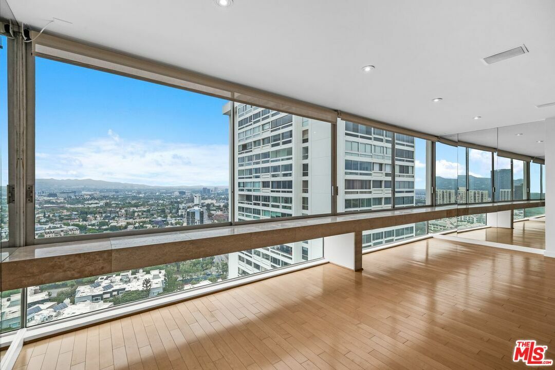 Property Photo: 2220 Avenue Of The Stars CA 90067