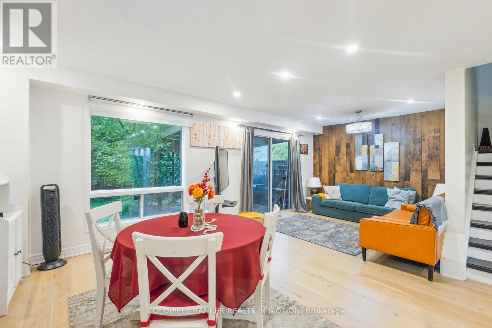 Property Photo: 74 Fairgreen Close ON N1T 1T7