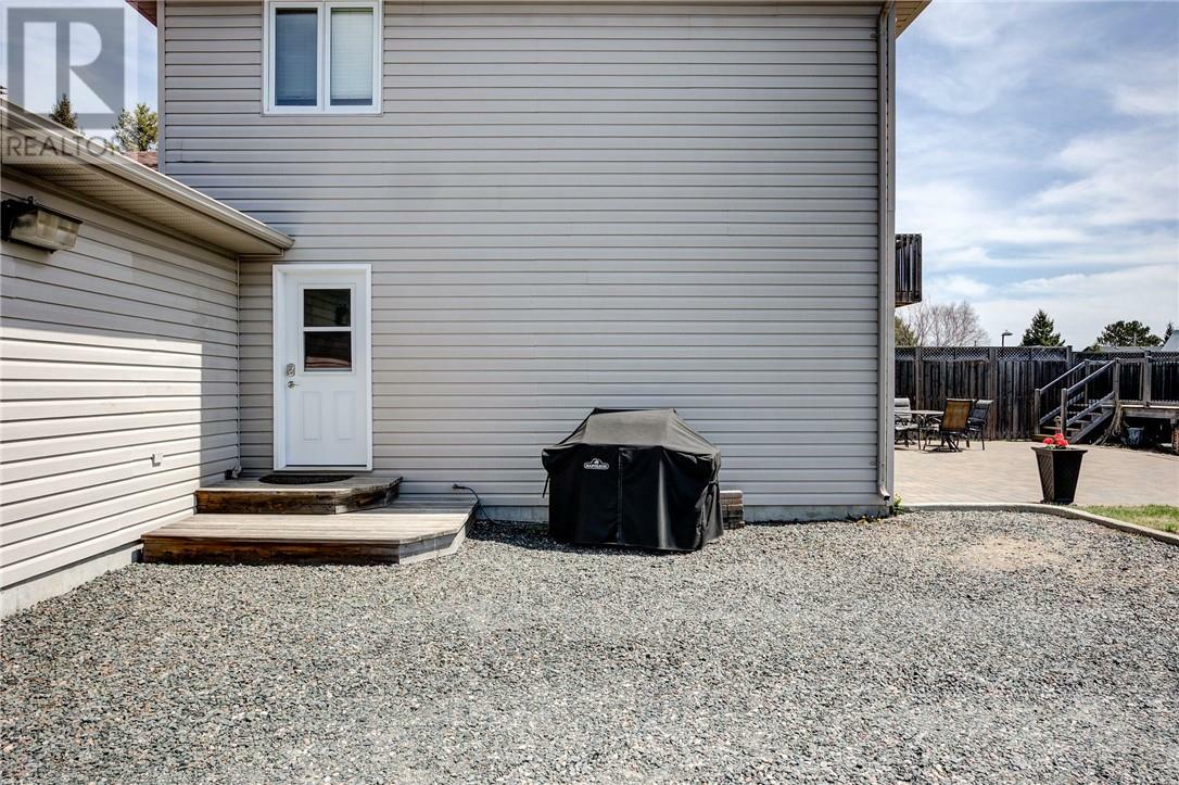 Property Photo:  2023 Main Street  ON P3N 1B4 