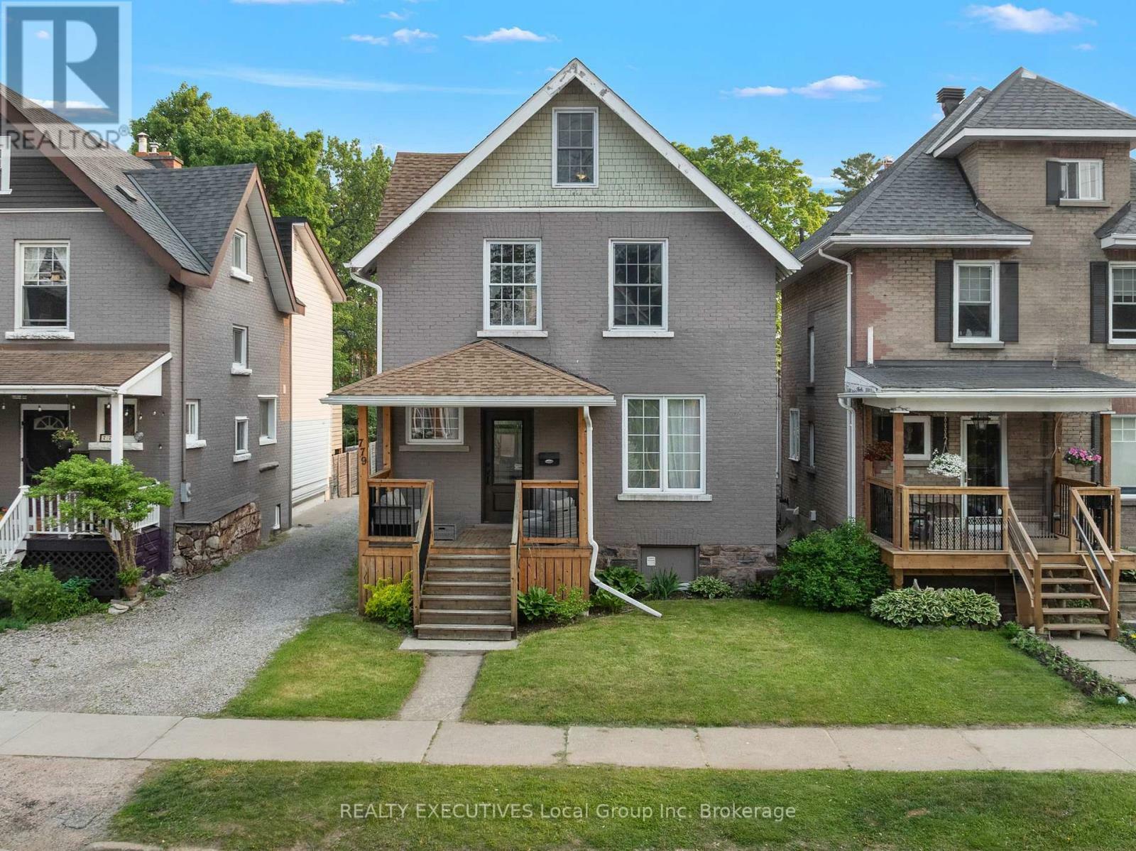 Property Photo:  779 Copeland Street  ON P1B 3E1 