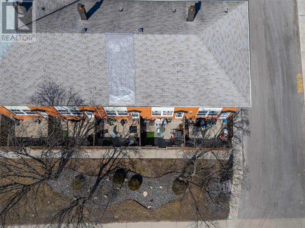 Photo de la propriété: 834 Exmouth Street 2 ON N7T 5R2