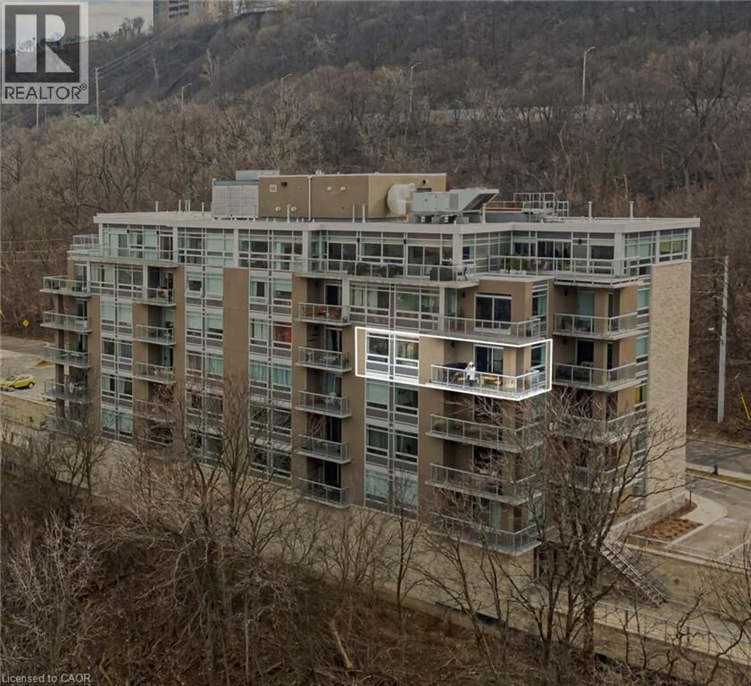 Property Photo:  467 Charlton Avenue East 404  ON L8N 0B3 