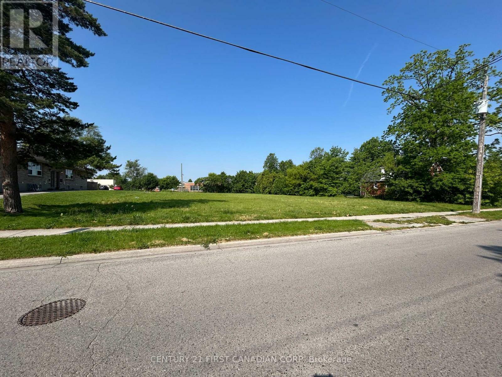 225 Greenwood Avenue  London South (South D) ON N6J 3G5 photo