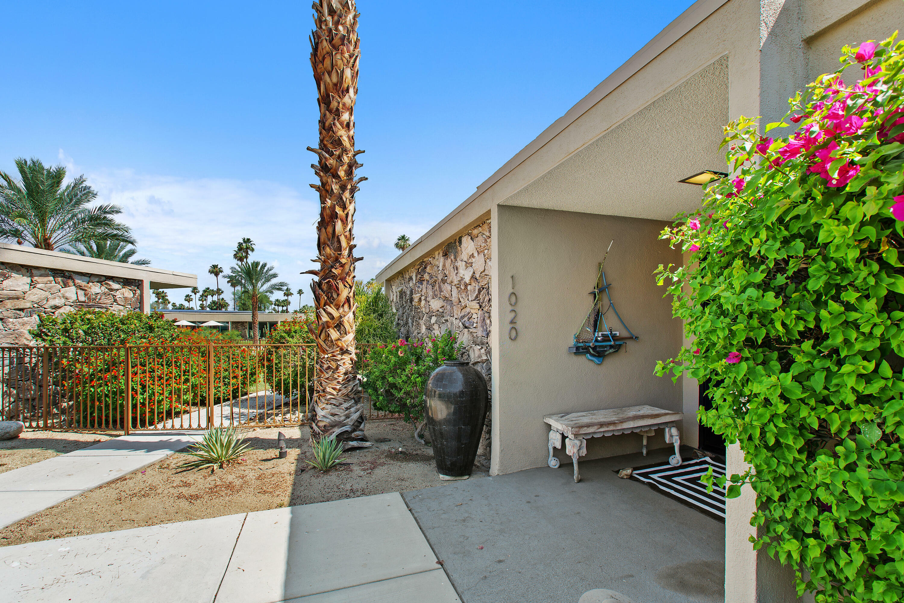 Property Photo: 1020 Tamarisk West Street CA 92270