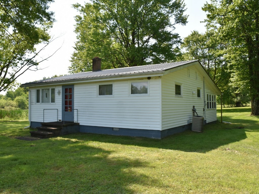 Property Photo: 3318 County Line Road PA 16314