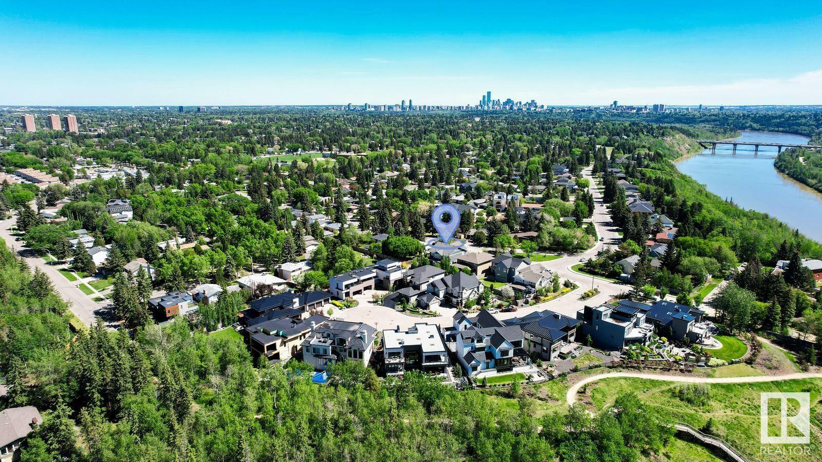 Photo de la propriété: 7216 156 Street NW AB T5R 4K8