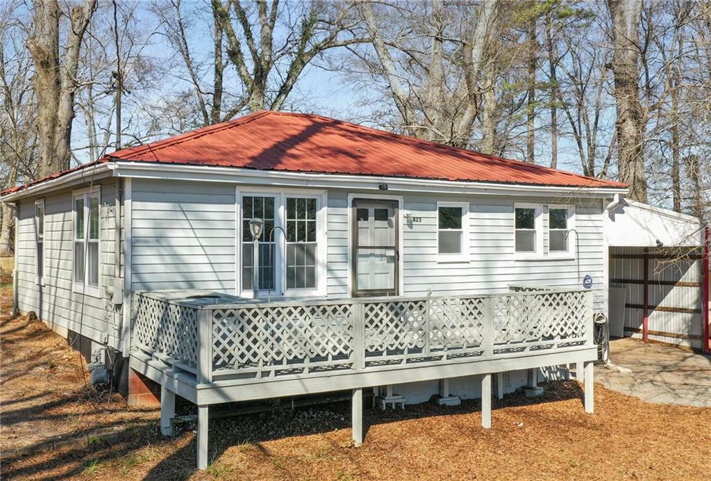 Property Photo: 823 E Tinsley Street GA 30223
