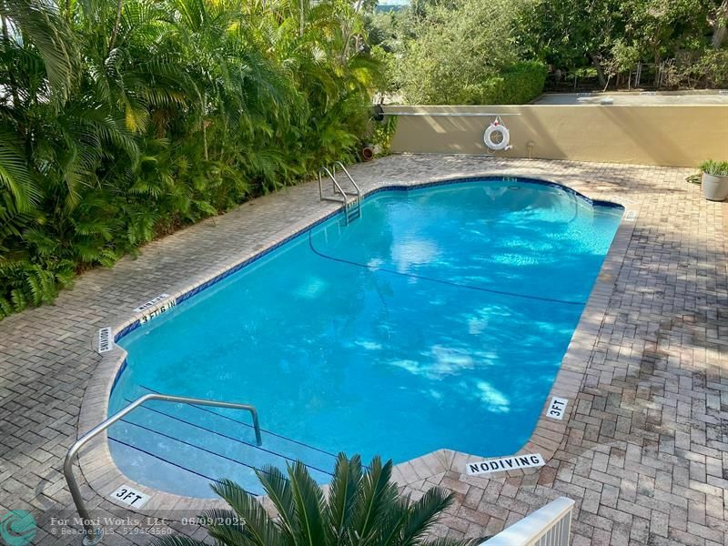 Property Photo: 1050 SE 15th St 409 FL 33316