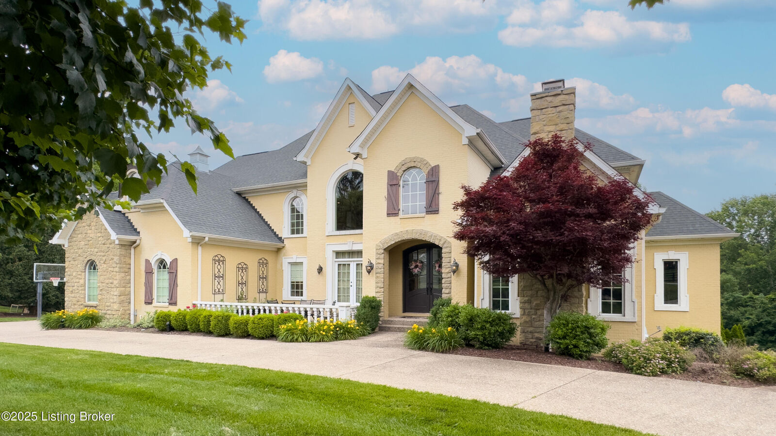 Property Photo:  5905 Mt Pleasant Dr  KY 40059 