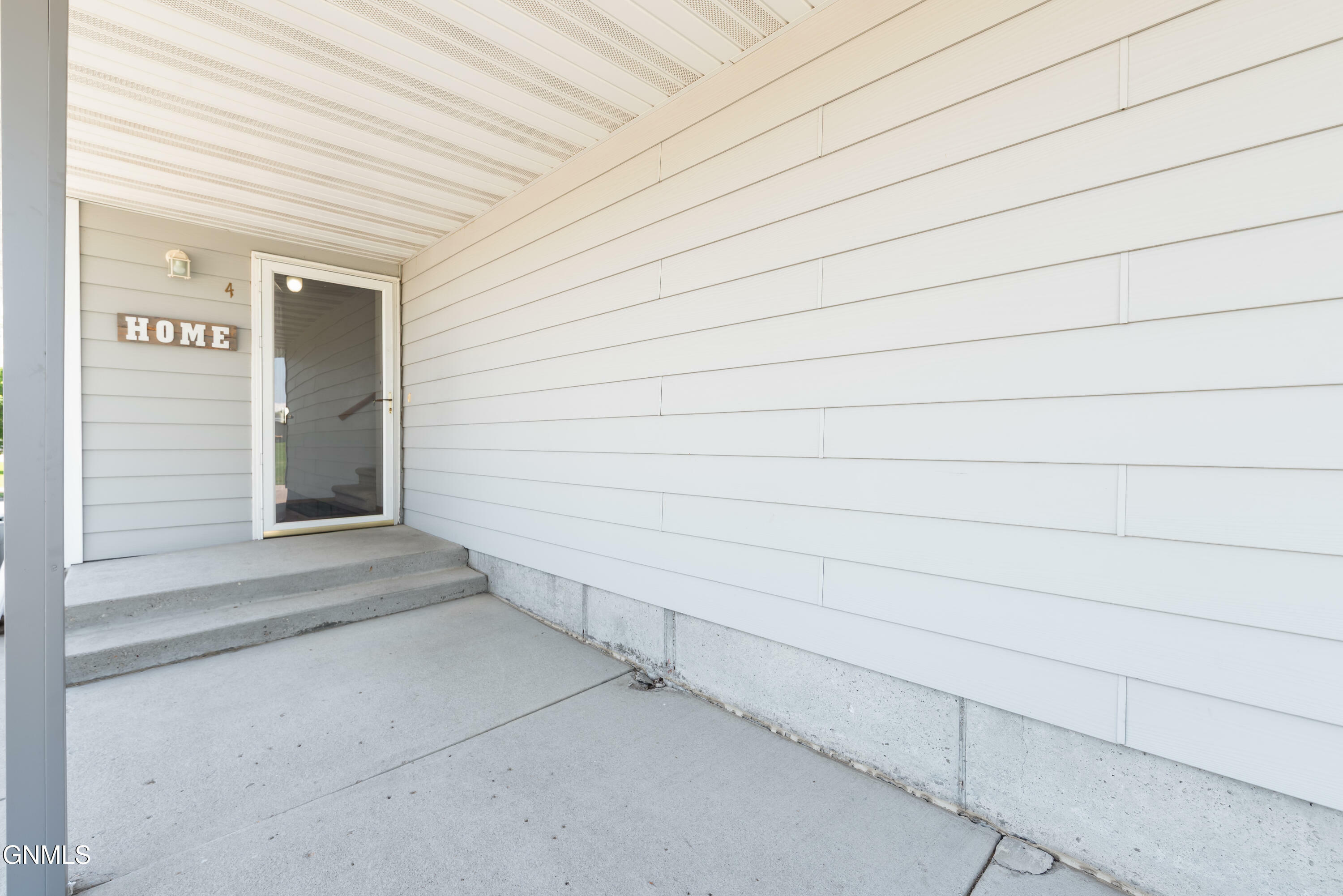 Property Photo: 1634 Mapleton Avenue 4 ND 58503
