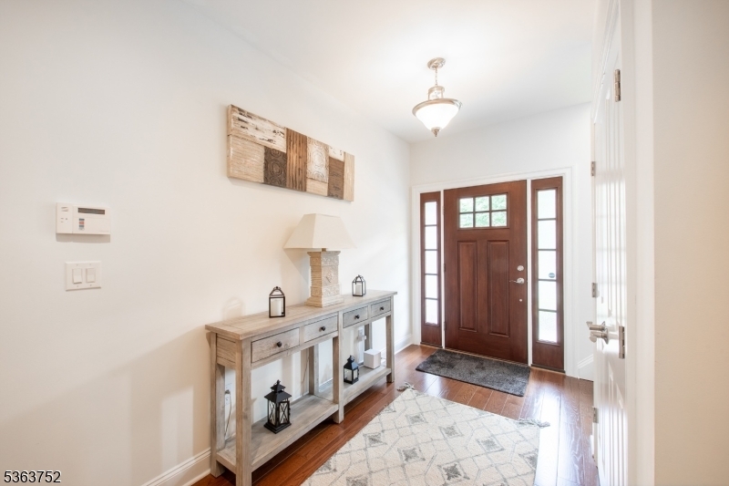 Property Photo:  42 Bluffs Ct  NJ 07419 