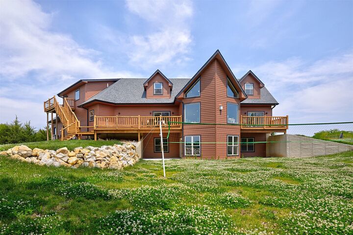 Property Photo: 7708 Virginia Street IA 50210