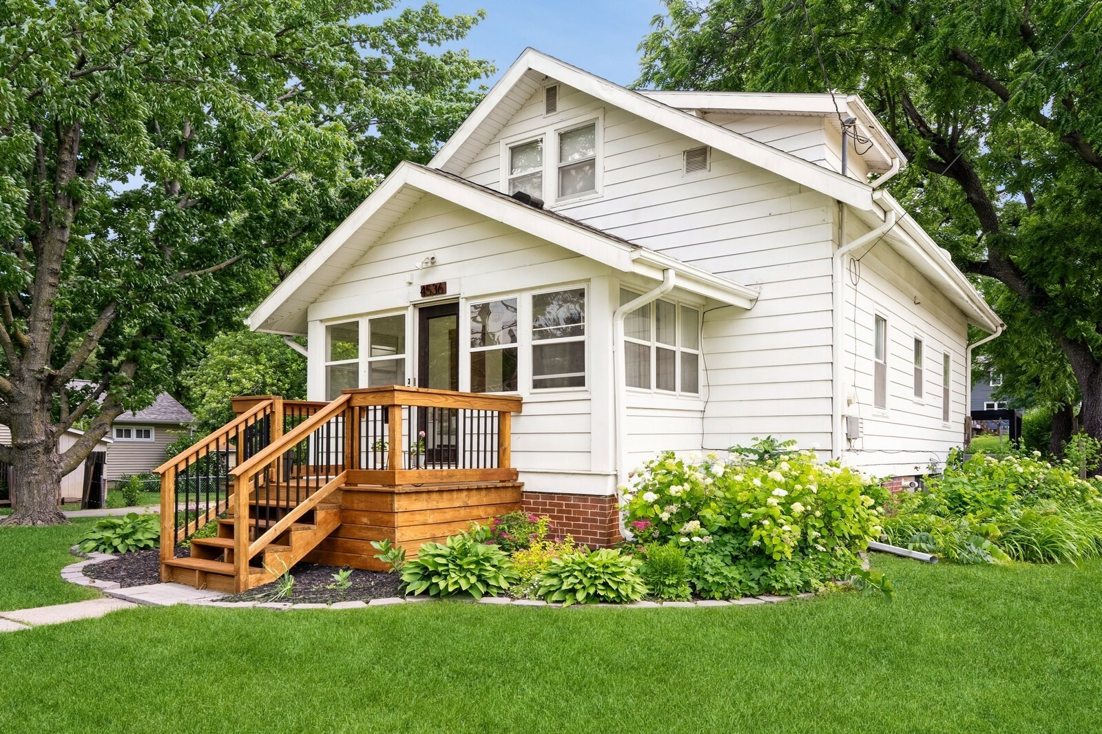 Property Photo: 4536 Euclid Avenue IA 50310