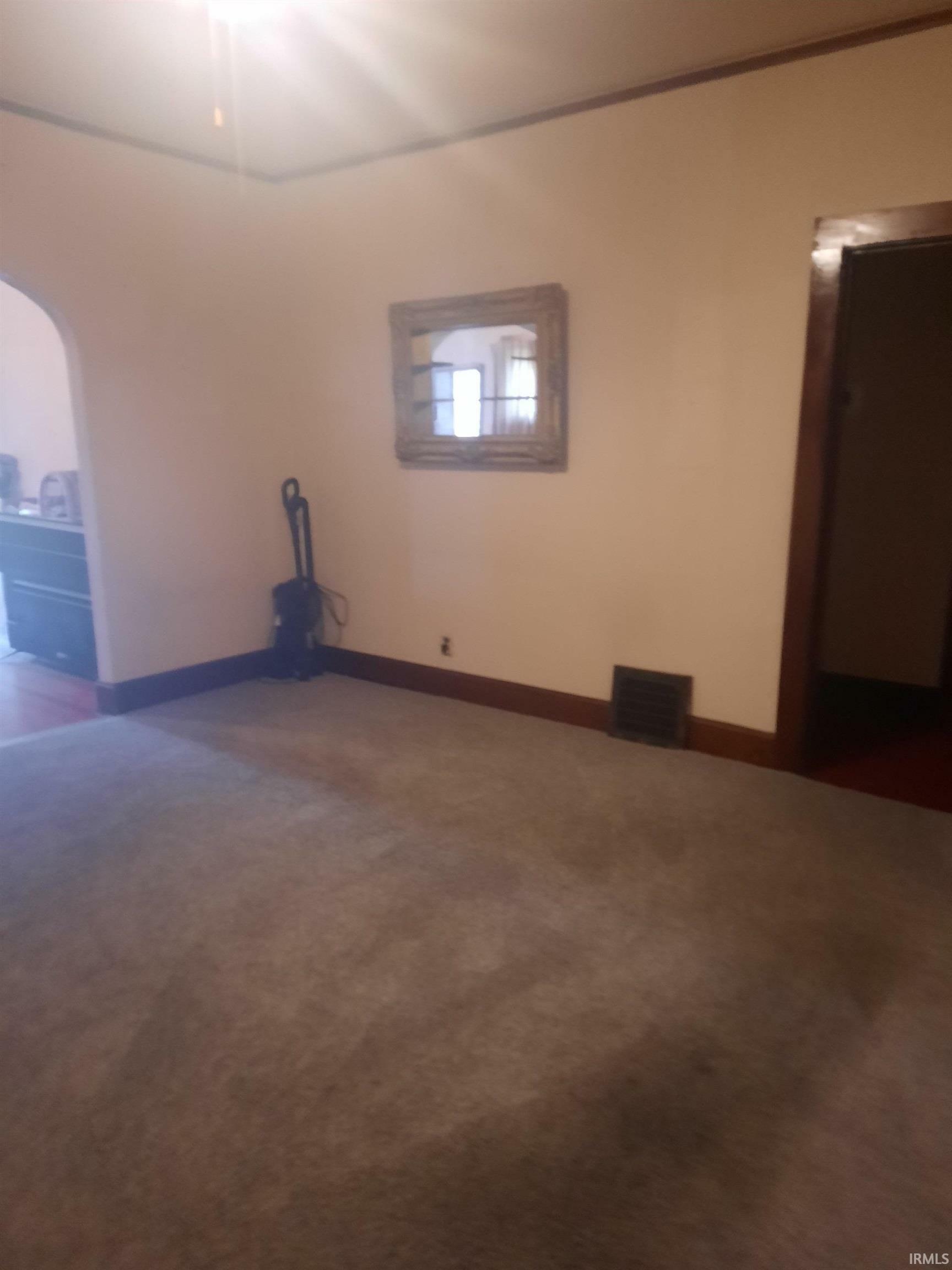 Property Photo: 1422 S Elliott Street IN 47713