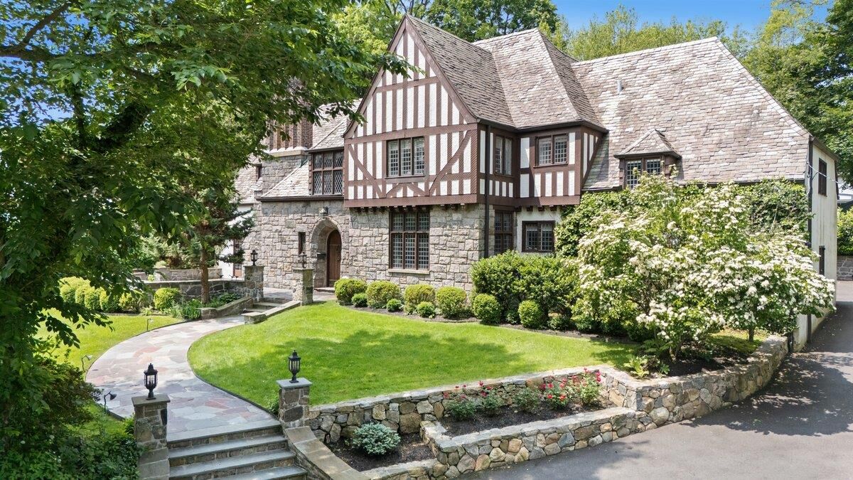 Property Photo:  31 Old Army Road  NY 10583 