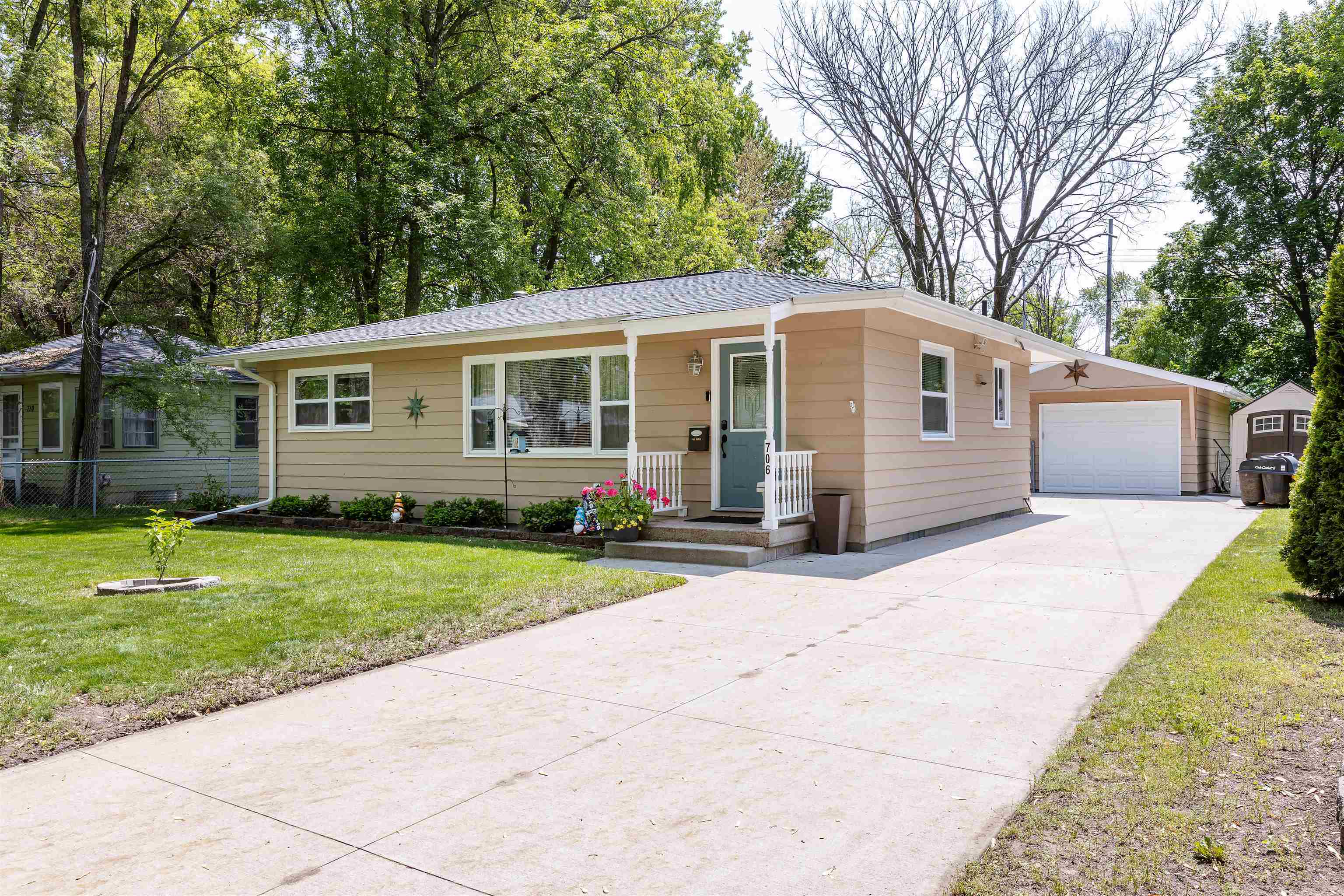 Property Photo: 706 Maple MI 48640