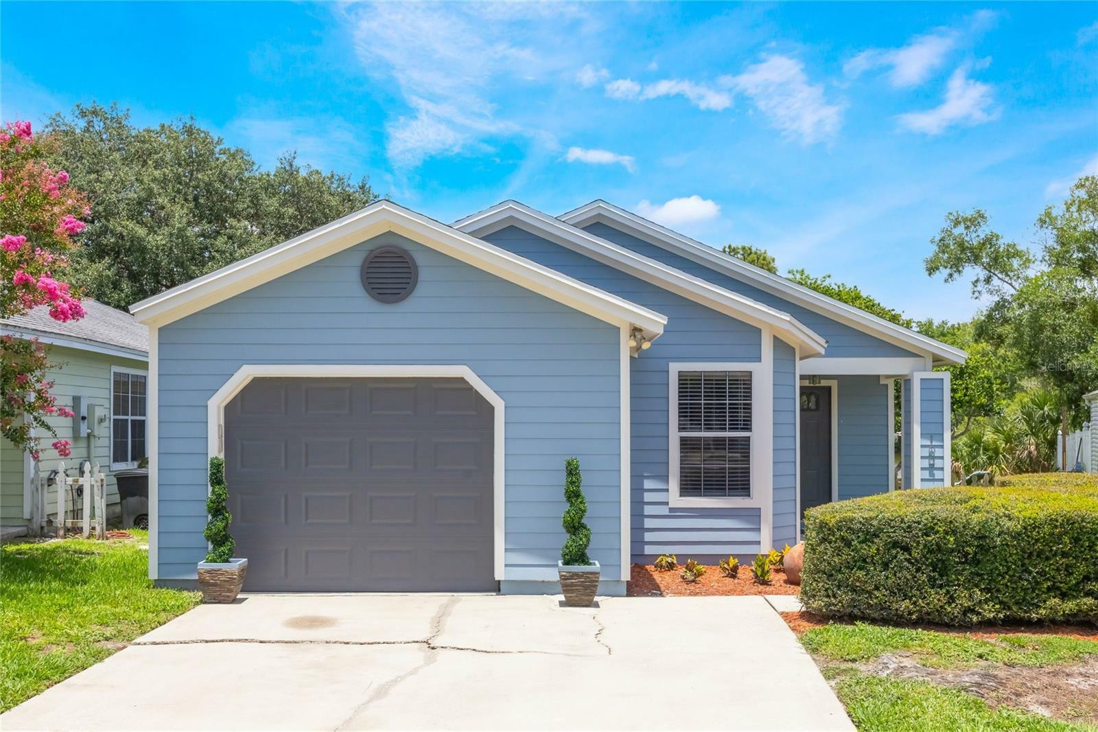 Property Photo: 104 Yorktown Place FL 32771