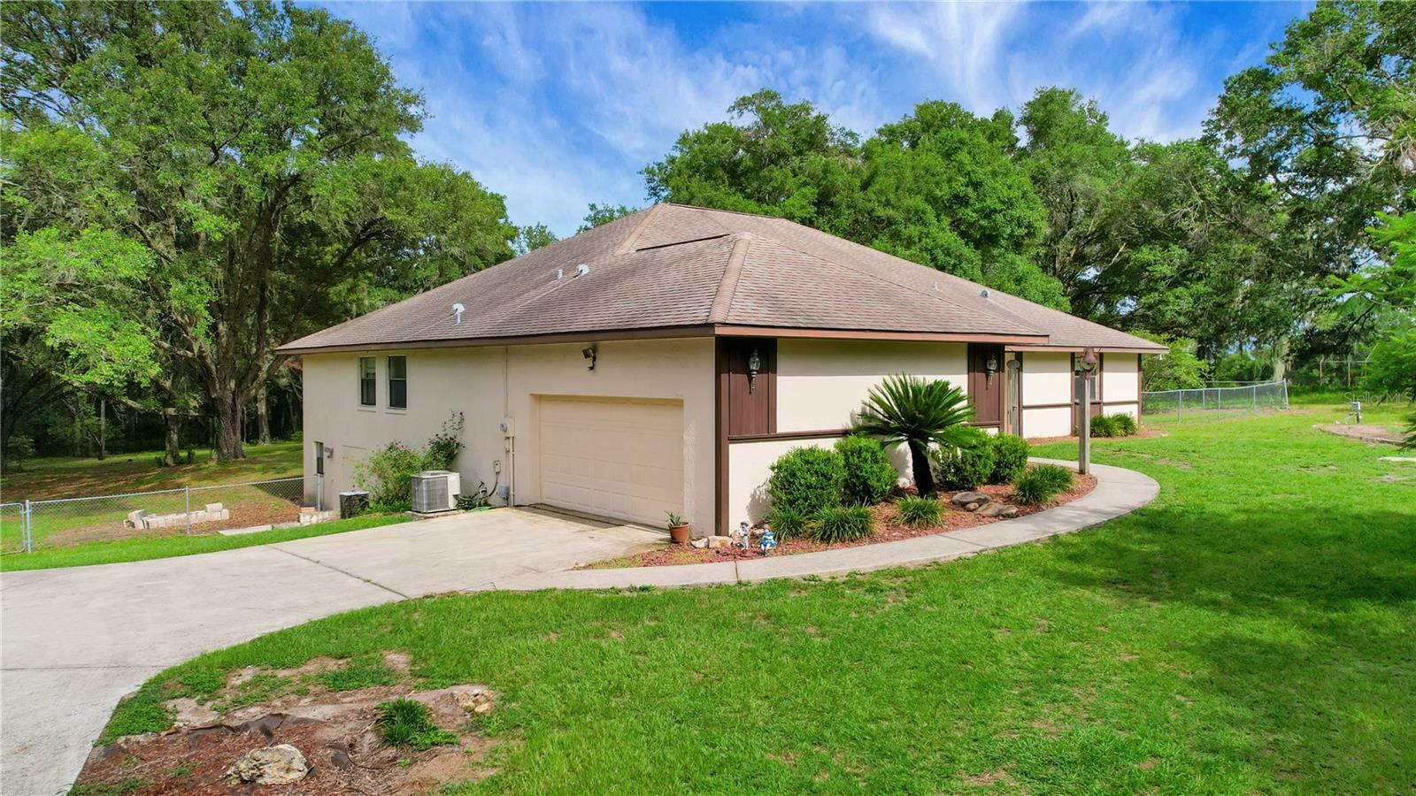 Property Photo: 39132 Grays Airport Road FL 32159