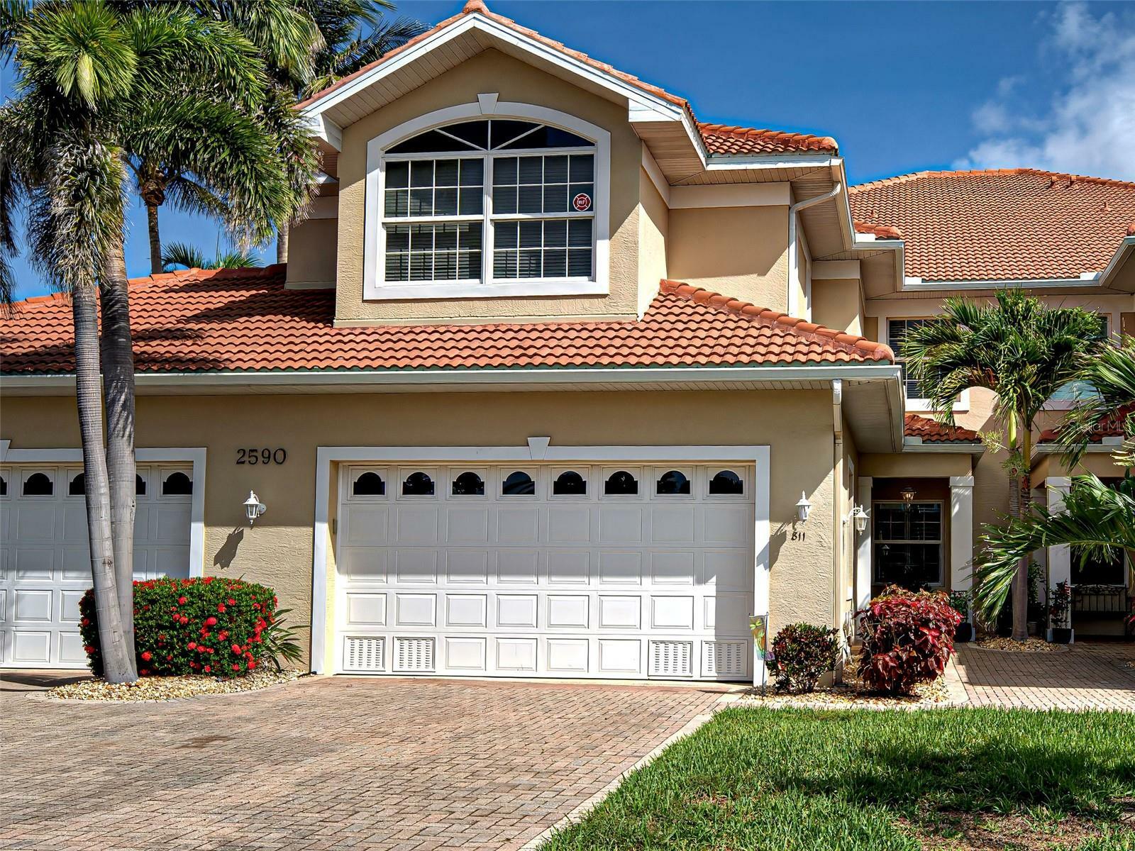 Property Photo: 2590 Tarpon Cove Drive 811 FL 33950