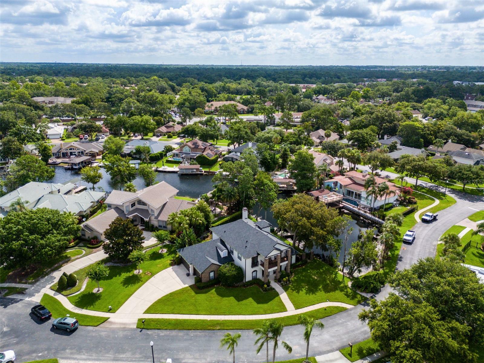 Property Photo: 213 N Monterey Isle FL 32779