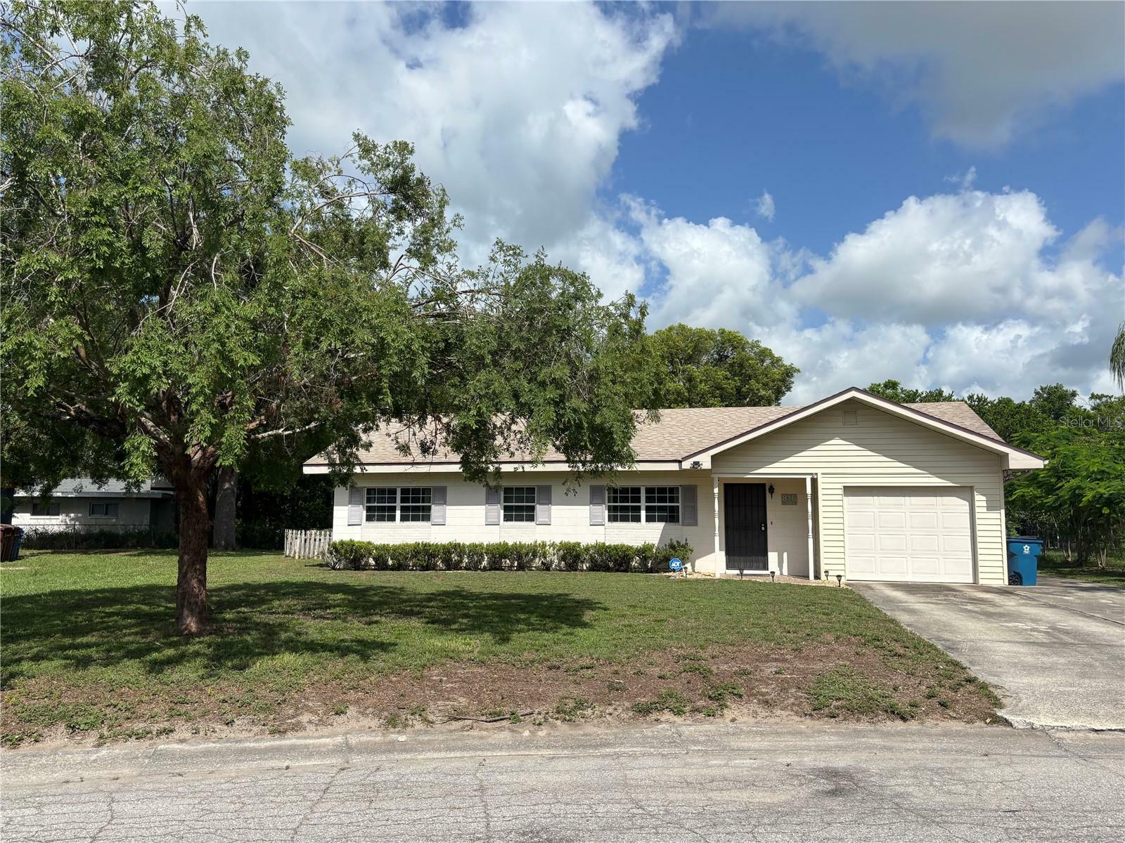 Property Photo: 816 Casselberry Drive FL 33853