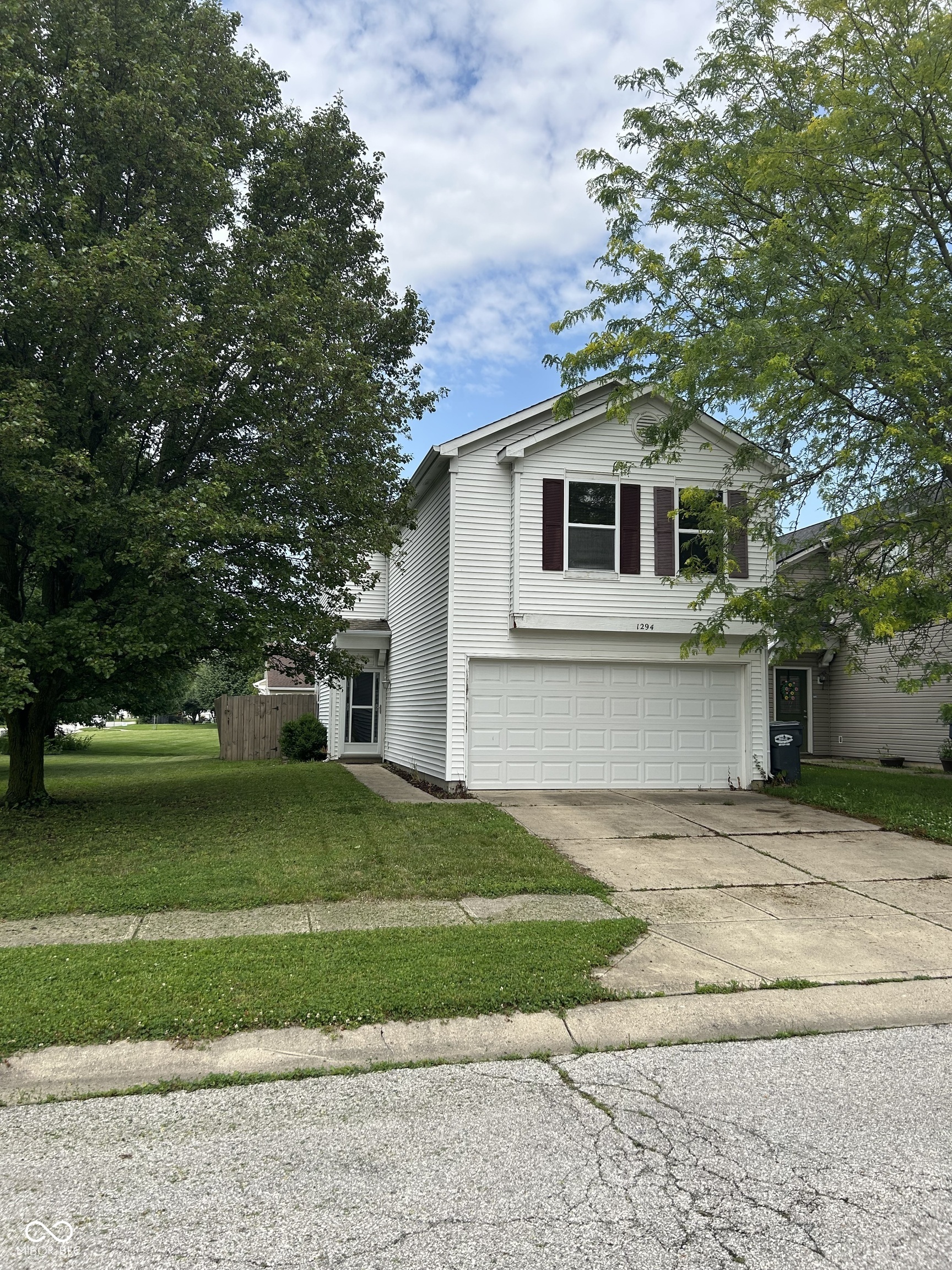 Property Photo: 1294 Kenwood Drive IN 46143
