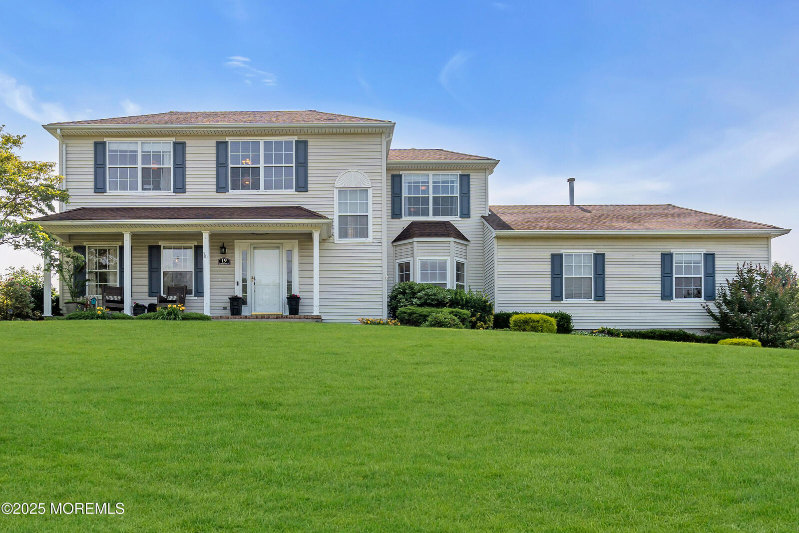 Property Photo:  19 Winding Creek Drive  NJ 08535 