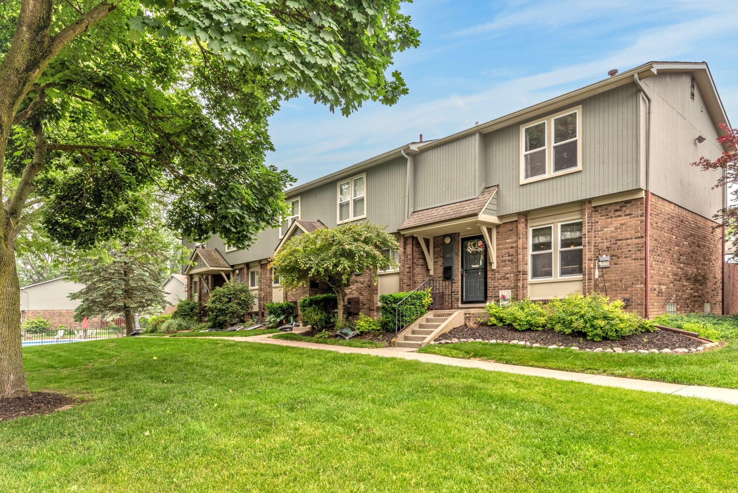 Property Photo: 386 Hartman Lane MI 48176