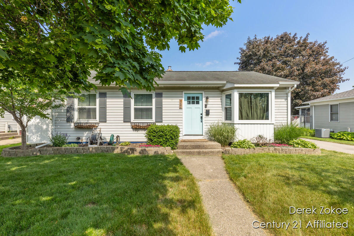 Property Photo: 4246 Flamingo Avenue SW MI 49509