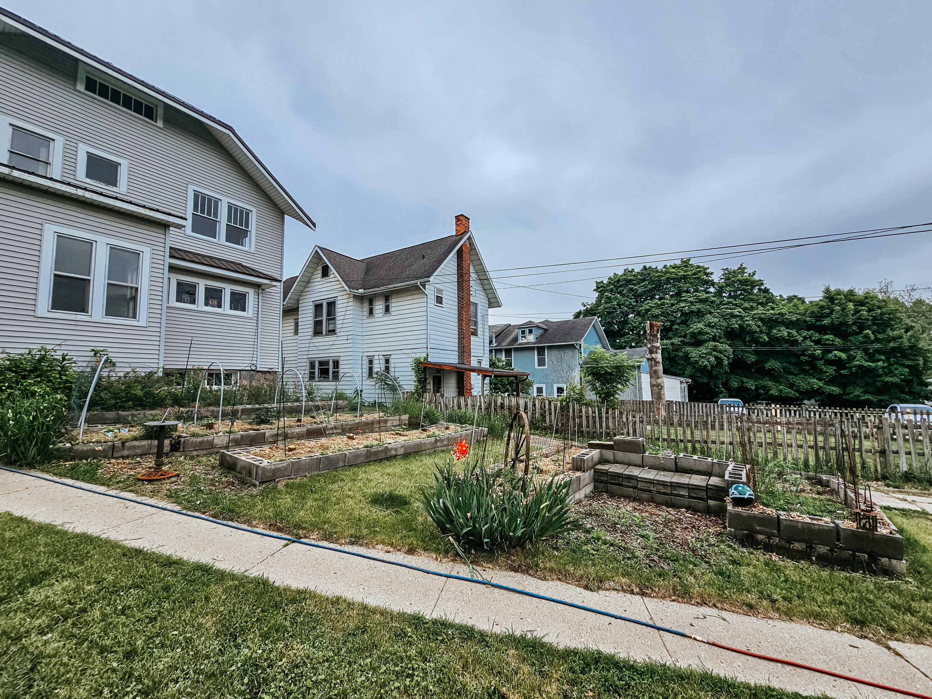 Property Photo:  140 Hillsdale Street  MI 49242 