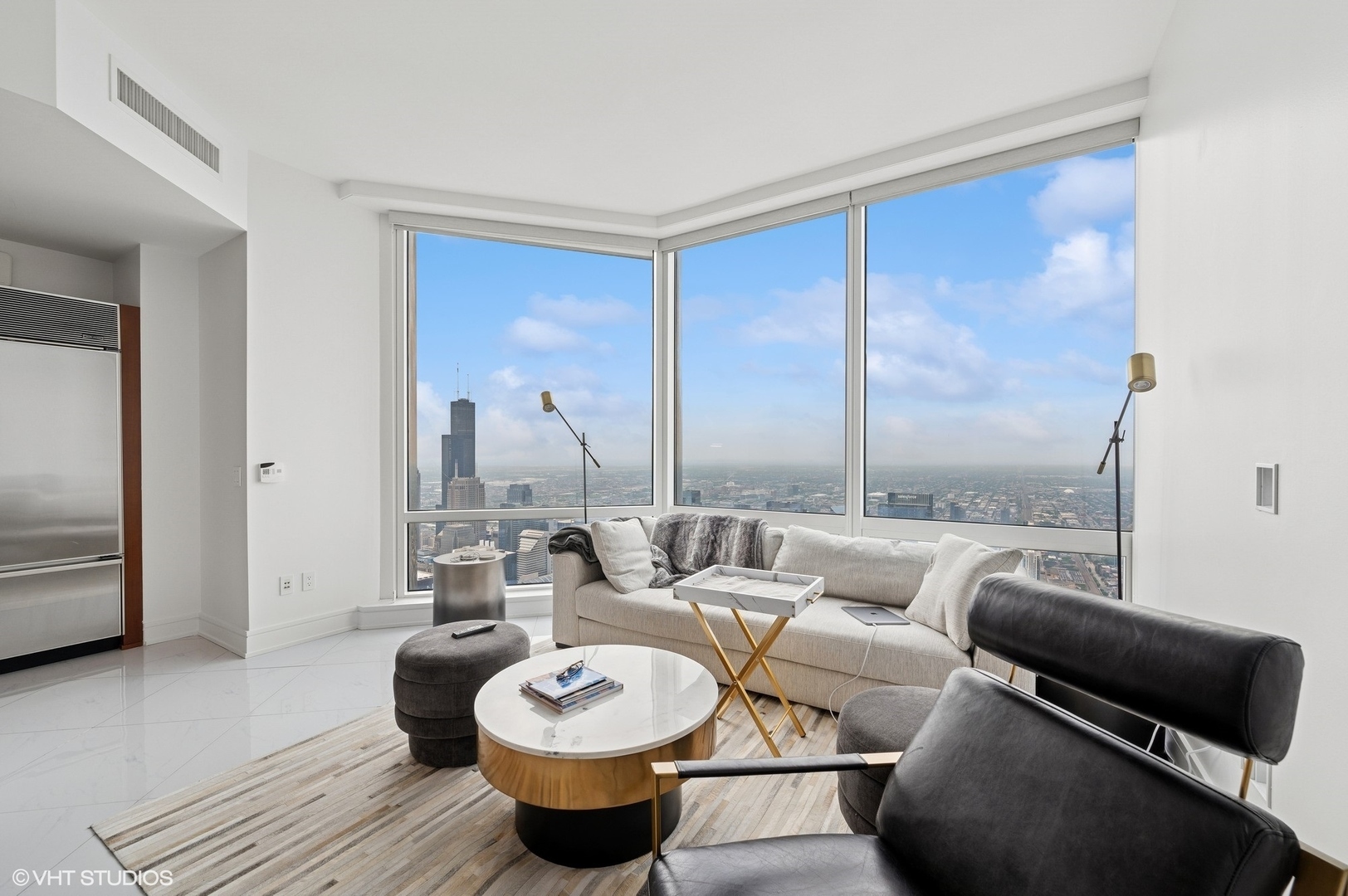 Property Photo: 401 N Wabash Avenue 84G IL 60611