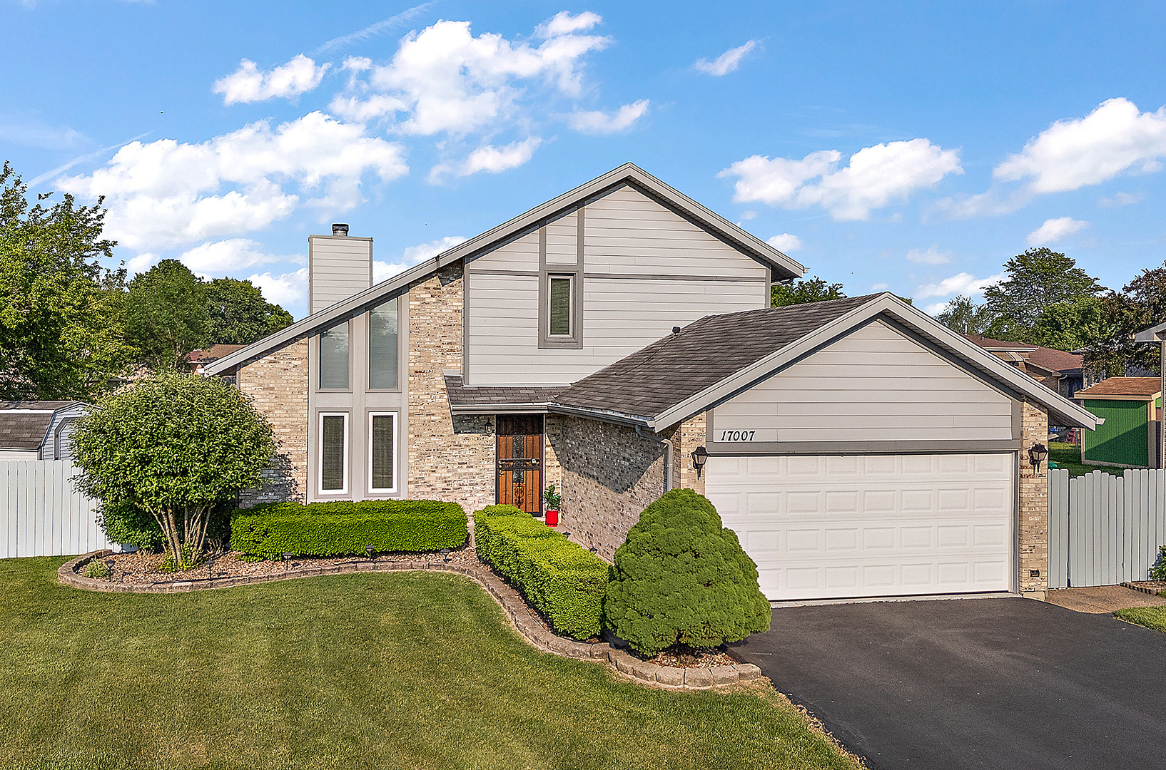 Property Photo: 17007 Westwood Court IL 60487