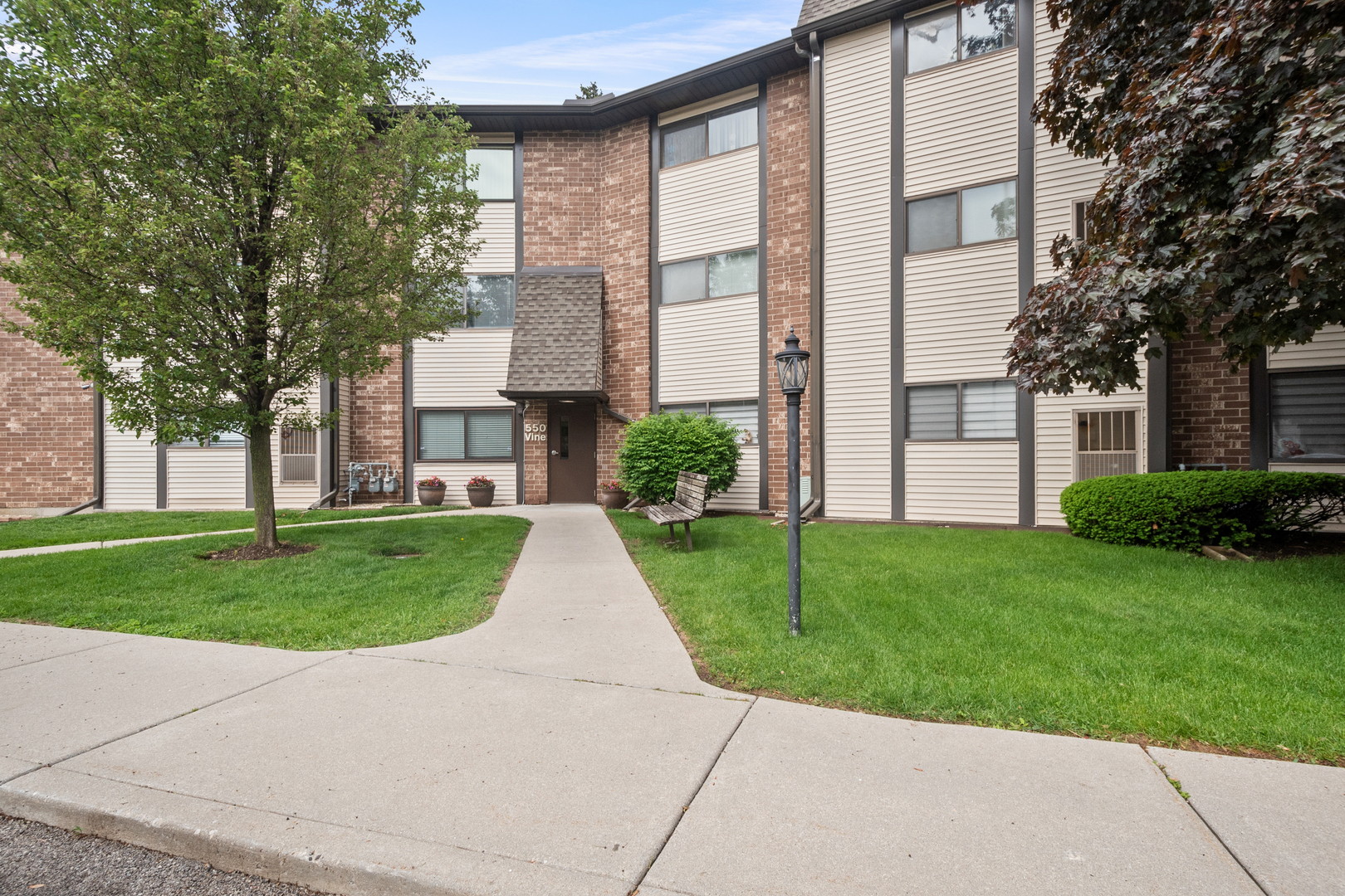 Property Photo:  550 Vine Avenue 205  IL 60035 