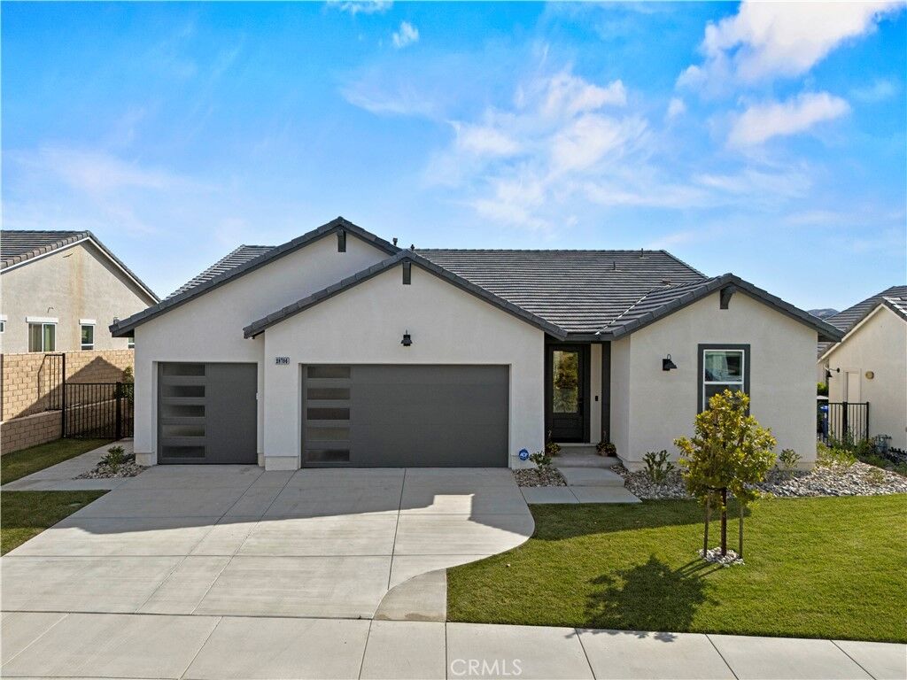 Property Photo: 28706 Wildflower Terrace CA 91384