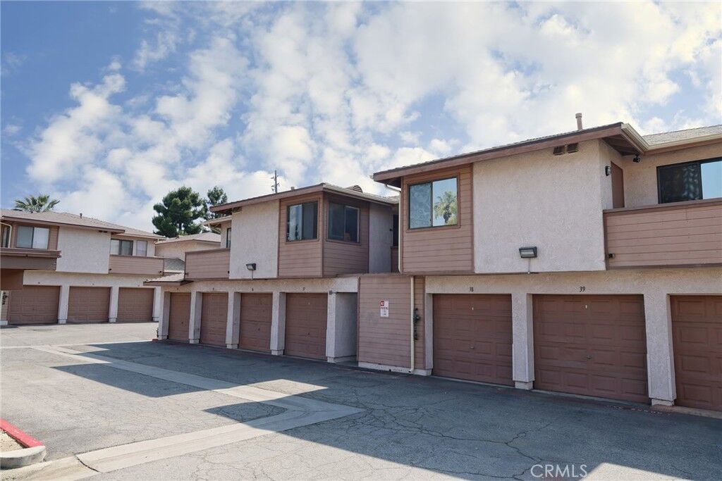 Property Photo:  1313 Massachusetts Avenue 206  CA 92507 