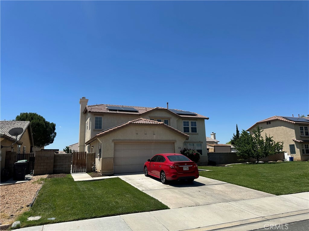 Property Photo:  1538 Regents Street  CA 93534 
