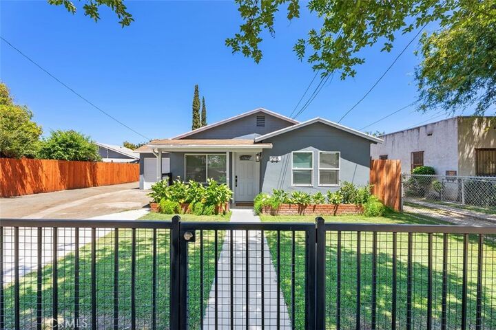 217 N McClay Street  Santa Ana CA 92701 photo