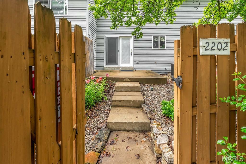 Property Photo: 2202 Gascony Drive 2202 MO 63367