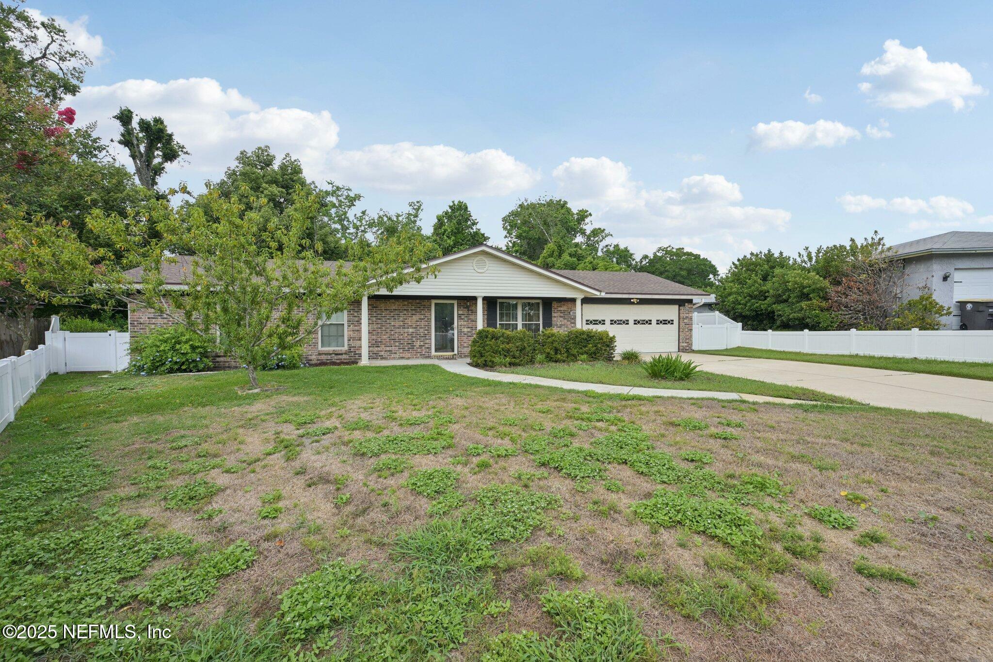 Property Photo: 1560 Brittany Court FL 32221